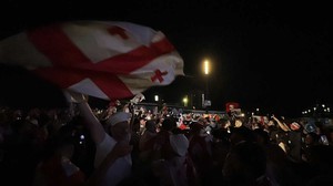 CĐV Gruzia phấn khích tột độ vì tấm vé lịch sử 