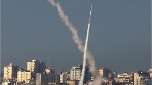 Hàng loạt rocket, tên lửa từ Liban phóng sang Israel trong đêm