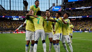Vinicius rực sáng, Brazil thắng dễ Paraguay, cầm chắc vé vào tứ kết Copa America