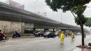 Chuyên gia khuyến cáo người dân ứng phó với các tình huống khi trời mưa dông