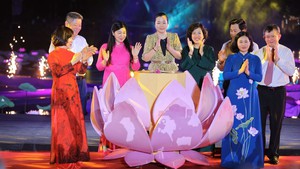 Khai mạc Lễ hội Sen Hà Nội 2024