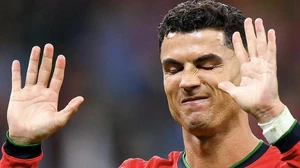 ĐT Bồ Đào Nha: Nước mắt tuôn rơi nhưng Ronaldo đời nào chịu nghỉ