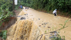 Vùng núi Bắc Bộ đề phòng nguy cơ lũ quét, sạt lở đất