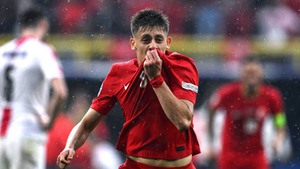 Arda Guler lập thành tích sánh ngang Ronaldo, xứng danh ứng viên Cầu thủ trẻ hay nhất EURO 2024