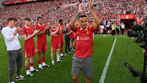 Cựu danh thủ Barcelona, Bayern Munich và Liverpool bất ngờ tuyên bố giải nghệ, hé lộ sự nghiệp mới