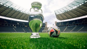 Tin nóng thể thao tối 8/7: UEFA dùng quả bóng mới cho bán kết EURO, Griezmann tự tin thắng Tây Ban Nha