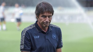 Napoli thua sốc, Conte thật đáng thương!