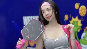 Sau video diện đồ 'bà thím' chơi pickleball, Quỳnh Kool chính thức lên tiếng