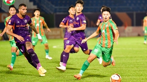 Á quân V-League trông cậy vào HLV Quang Huy 