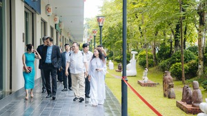 Ra mắt Làng Mỹ thuật Việt Nam và Trung tâm Trưng bày Triển lãm tranh Quốc tế