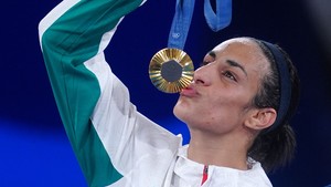 Võ sĩ bị nghi ngờ giới tính đoạt HCV Olympic 2024 sau khi thắng thuyết phục đối thủ Trung Quốc