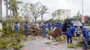 Thắm tình quân dân trong siêu bão Yagi