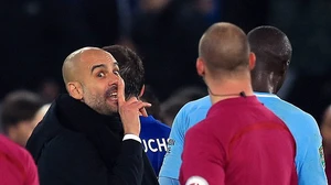 Pep Guardiola thú nhận điều đặc biệt về trọng tài sau khi Man City suýt thua Arsenal