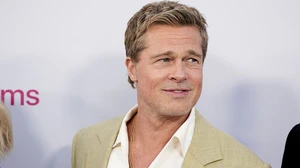 Brad Pitt khẳng định chưa bao giờ yêu cầu fan đưa tiền