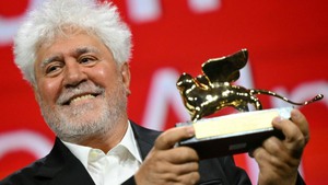 Pedro Almodovar - đạo diễn vừa "rinh" Sử tử Vàng: "Cuộc sống luôn cần trí tưởng tượng"