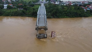 Vụ sập cầu Phong Châu (Phú Thọ): Phó Thủ tướng Hồ Đức Phớc trực tiếp kiểm tra tại hiện trường