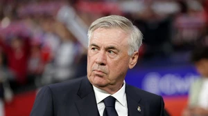 Sự sụp đổ của hệ thống và sự bất lực của Ancelotti