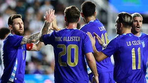 Messi tỏa sáng, Argentina đè bẹp Puerto Rico