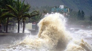 Dự báo ngày 17-18/10: Áp thấp nhiệt đới có khả năng mạnh lên thành bão đi vào Biển Đông
