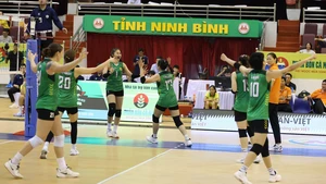 Hoa khôi bóng chuyền Việt Nam chơi tuyệt hay, huyền thoại Ngọc Hoa lập kỳ tích với ngôi VĐQG 2025
