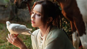 Bích Phương muốn biểu đạt tình yêu thương bằng âm nhạc