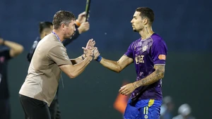 HLV Harry Kewell: 'Tôi không hy vọng chiến thắng theo cách này'