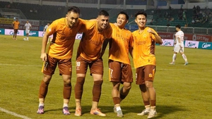 HLV Popov vô duyên trước HAGL 