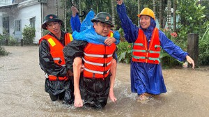 Đà Nẵng: Đảm bảo an toàn cho người dân vùng ngập lụt