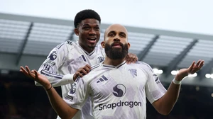 2 trụ cột của MU đang có phong độ cao sẽ vắng mặt vào cuối năm nay