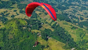 Dù lượn Sa Pa – hoạt động du lịch "bầu trời Tây Bắc" mới thu hút du khách