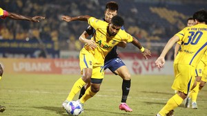 Tin nóng bóng đá Việt hôm nay 29/10: 5 cầu thủ bị cấm thi đấu ở vòng 9 V-League; Nữ cầu thủ U16 Việt Nam đứt dây chằng đầu gối