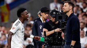 Real Madrid: Cánh cửa rời khỏi Bernabeu sẽ mở với Vinicius