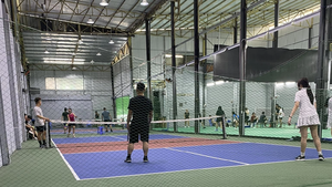 Báo động thực trạng sân pickleball chỉ dựng tạm bợ, không đảm bảo an toàn cho người chơi