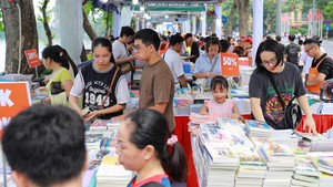 Hội sách Hà Nội 2025 lần thứ X - năm 2025 "Thăng Long - Hà Nội - Khát vọng vươn mình" 