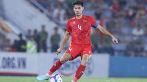 HLV Kim Sang Sik trẻ hóa đội tuyển Việt Nam