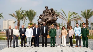 Chủ tịch Quốc hội Cuba thăm Bảo tàng Lịch sử Quân sự Việt Nam