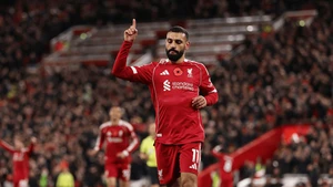 Salah cán mốc đặc biệt, Liverpool chấm dứt chuỗi 4 trận toàn thua