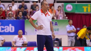 Tin nóng thể thao tối 12/11: HLV Tuấn Kiệt loại 8 ngôi sao; cựu sao Chelsea Oscar đột quỵ