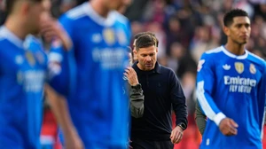 Ở Real Madrid, Xabi là nguyên nhân của... khủng hoảng