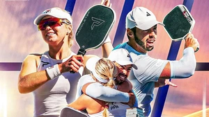 Mỹ nhân 18 tuổi vượt Ben Johns về số danh hiệu pickleball