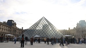Pháp: Bảo tàng Louvre đóng cửa phòng trưng bày do vấn đề hạ tầng