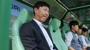 HLV Kim Sang Sik tiết lộ góc khuất bất ngờ về bản thân và hành trình thoát khỏi nỗi ám ảnh