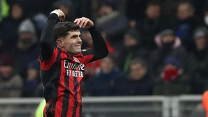 Thắng Kịch Tính Inter, Ac Milan Vươn Lên Thứ 2 Tại Serie A