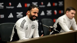 HLV MU gọi 2 sao trẻ lên đội 1, ngầm gửi thông điệp tới các trụ cột của 'Quỷ đỏ'