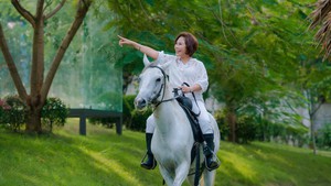 Lên Mây ... cưỡi ngựa! 