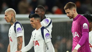 Ngoại hạng Anh đêm qua: Tottenham thua đau, đội vừa thắng MU thảm bại ở sân nhà