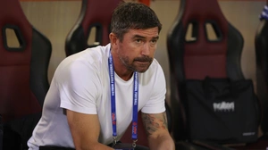 HLV Harry Kewell bất ngờ khi V-League dừng 3 tháng