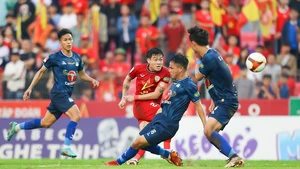 Lịch thi đấu bóng đá hôm nay 4/11: Trực tiếp HAGL đấu với Hà Tĩnh, Hà Nội vs PVF-CAND