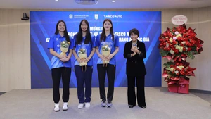 2 sao mai bóng chuyền Việt Nam ghi hơn 100 điểm ở giải thế giới nhận vinh dự cao quý sau khi vô địch