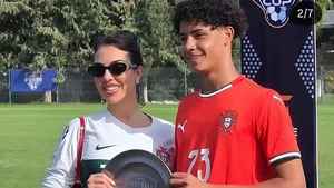 Con trai Ronaldo giành danh hiệu quốc tế thứ hai trong sự nghiệp cùng đội trẻ Bồ Đào Nha